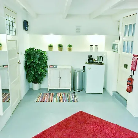 Amsterdam Home 4*